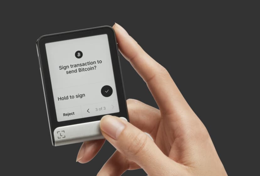 Ledger Flex: pantalla táctil segura con E Ink® de nueva generación | Ledger